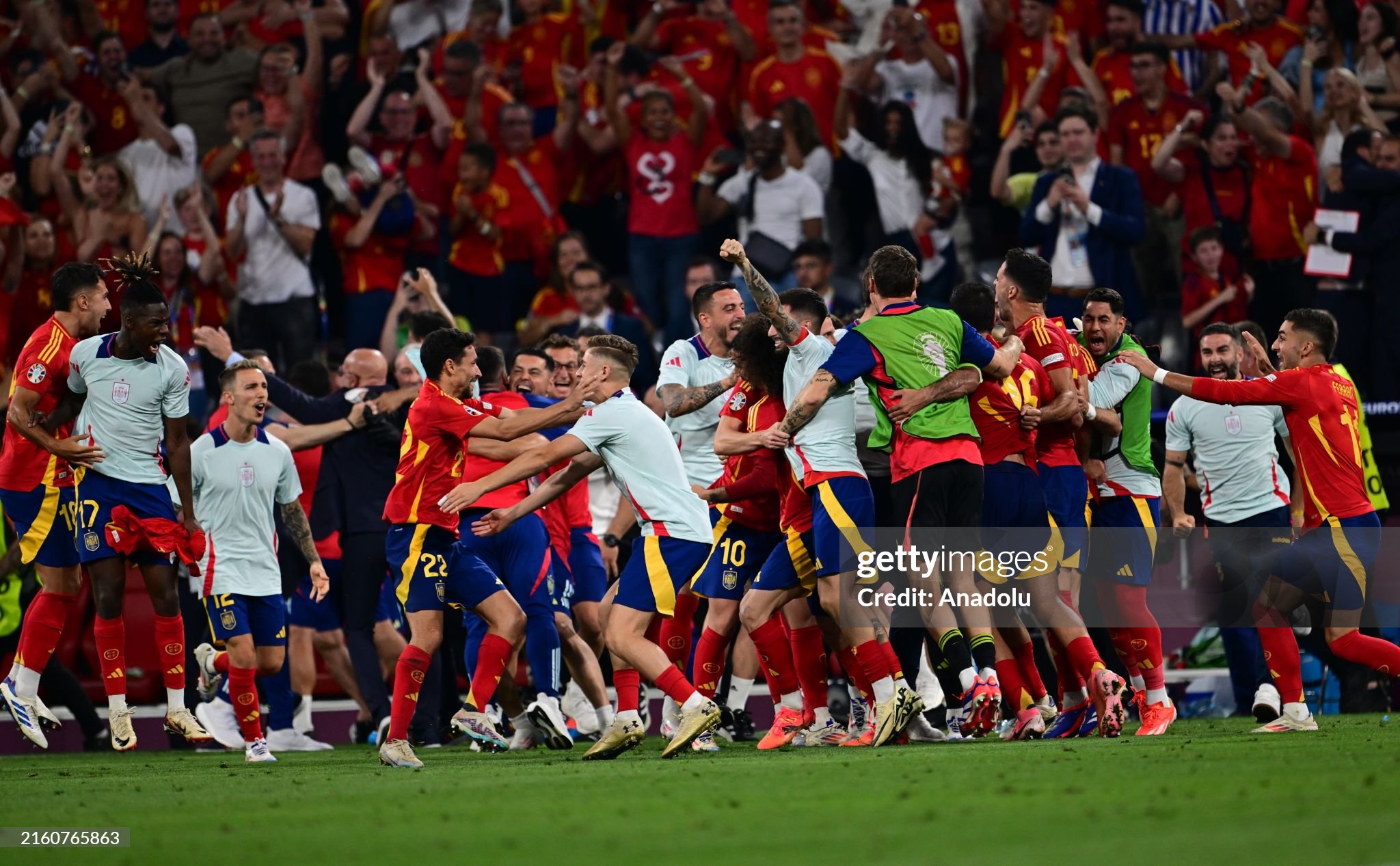 Tactical analysis of the Euro 2024 final between Spain and England, highlighting key strategies and players.